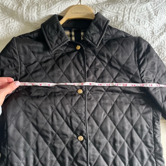 Burberry size small quilted jacket - Picture 9 of 12